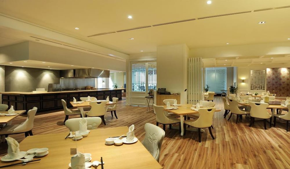 Sunday Hotel Subang Formerly Empire Hotel 62/67