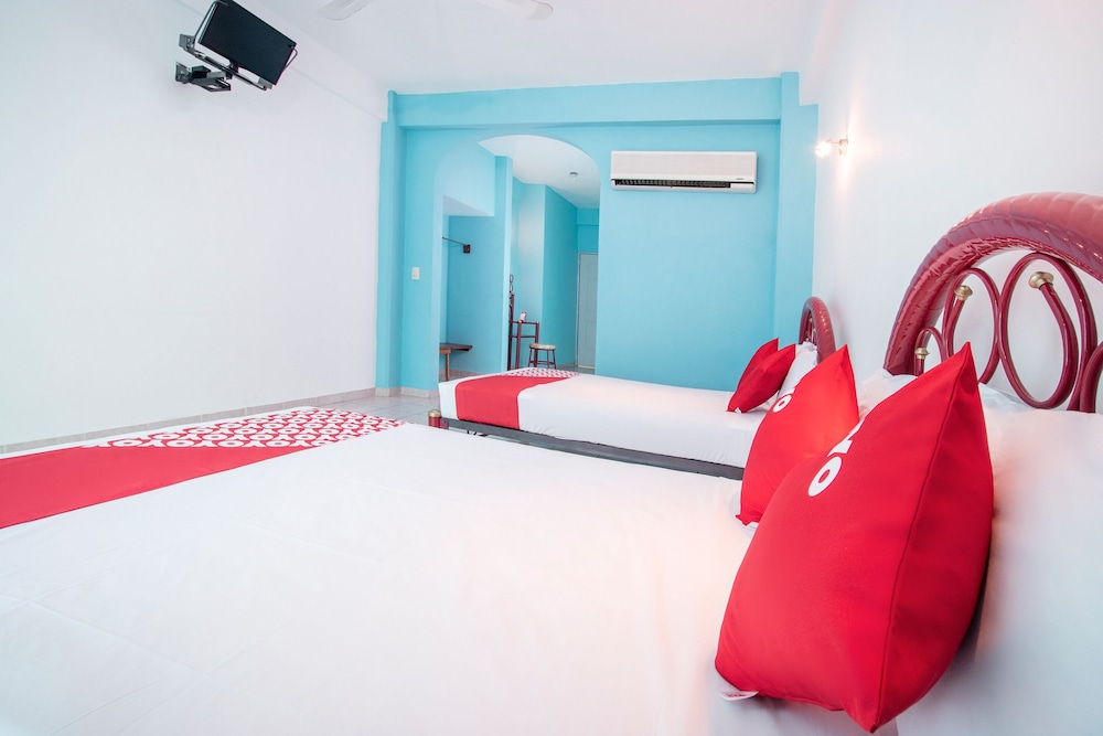 OYO Hotel Estacion 27/42