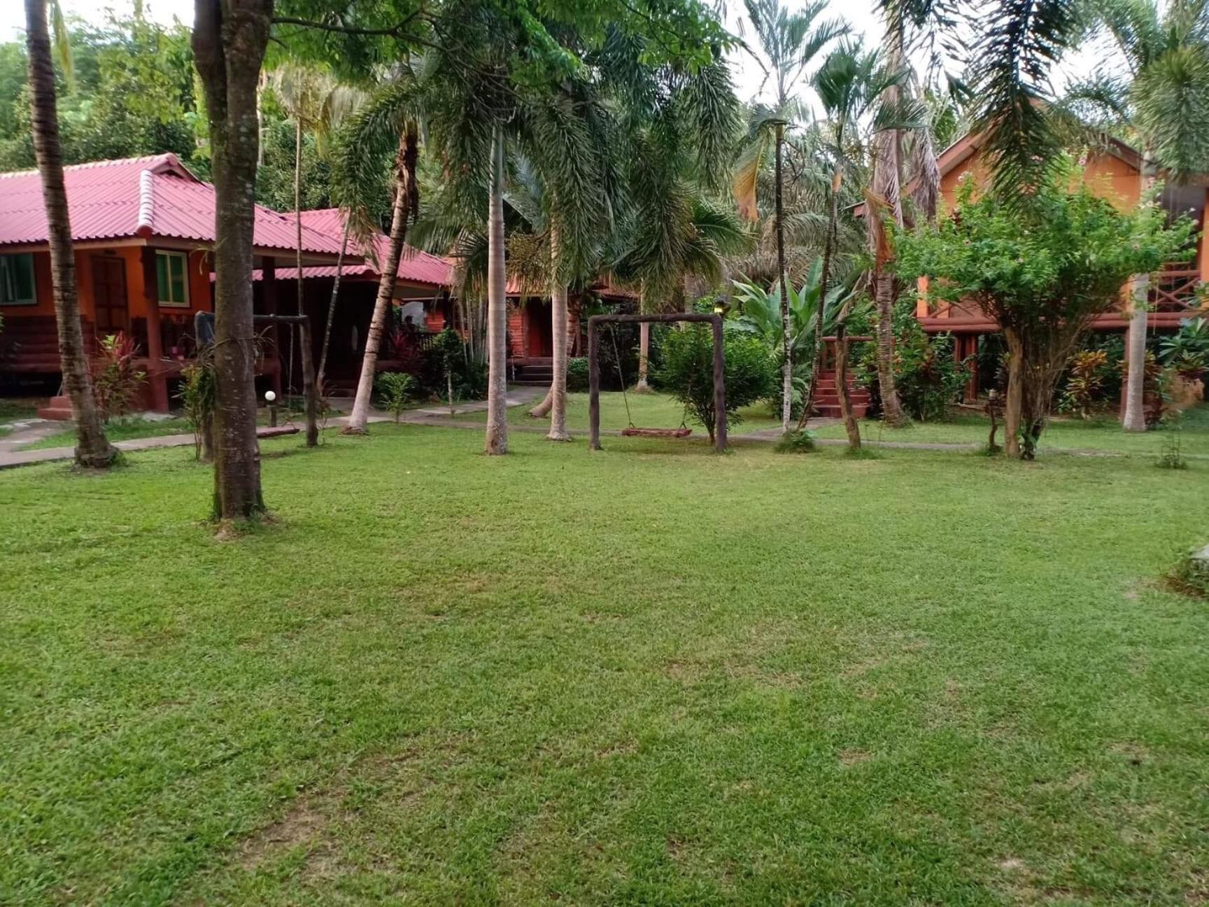 Nung House Bungalows Jungle Trekking 89/96