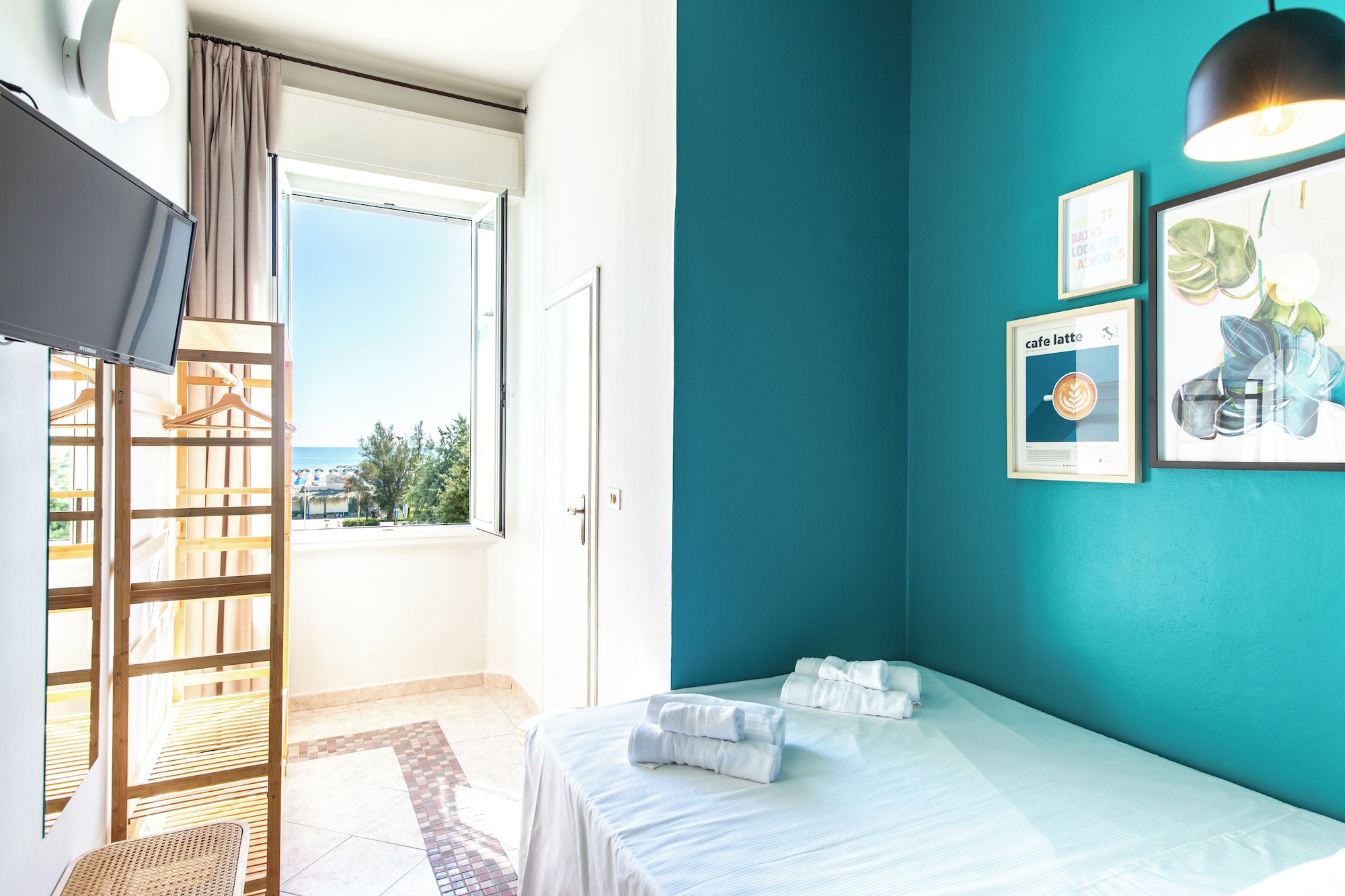 STANDARD, DOUBLE OR TWIN BED, SEA VIEW