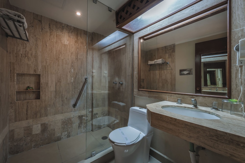 Hotel Plaza Kokai Cancun 63/65
