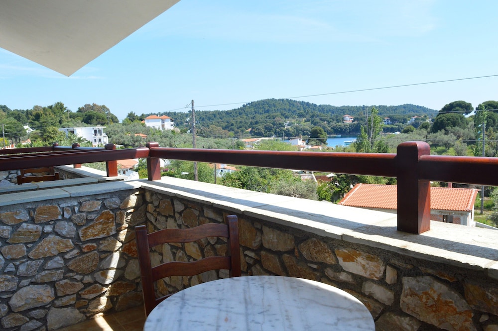 Villa Maraki 8/68