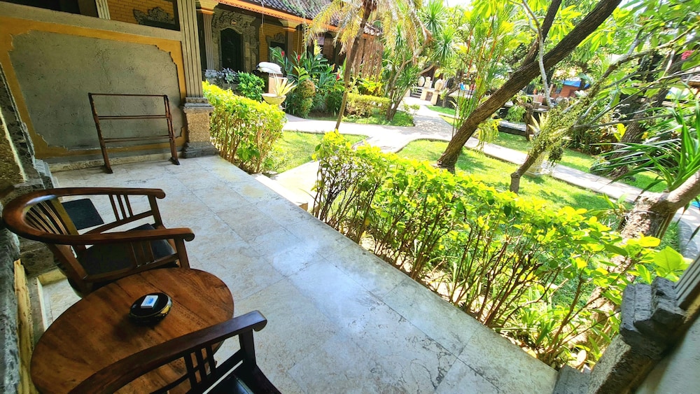 Satriya Cottage 78/82