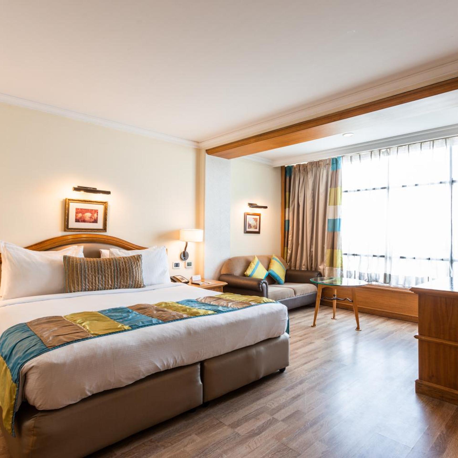 Super, Deluxe, Double Bed