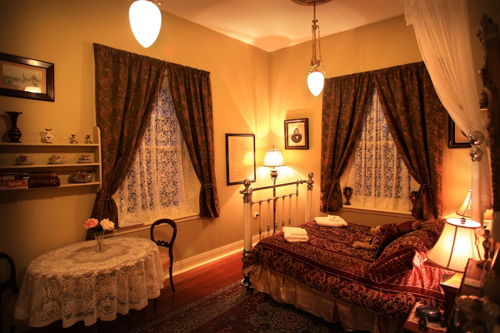 BLAKES MANOR DELORAINE 38/69