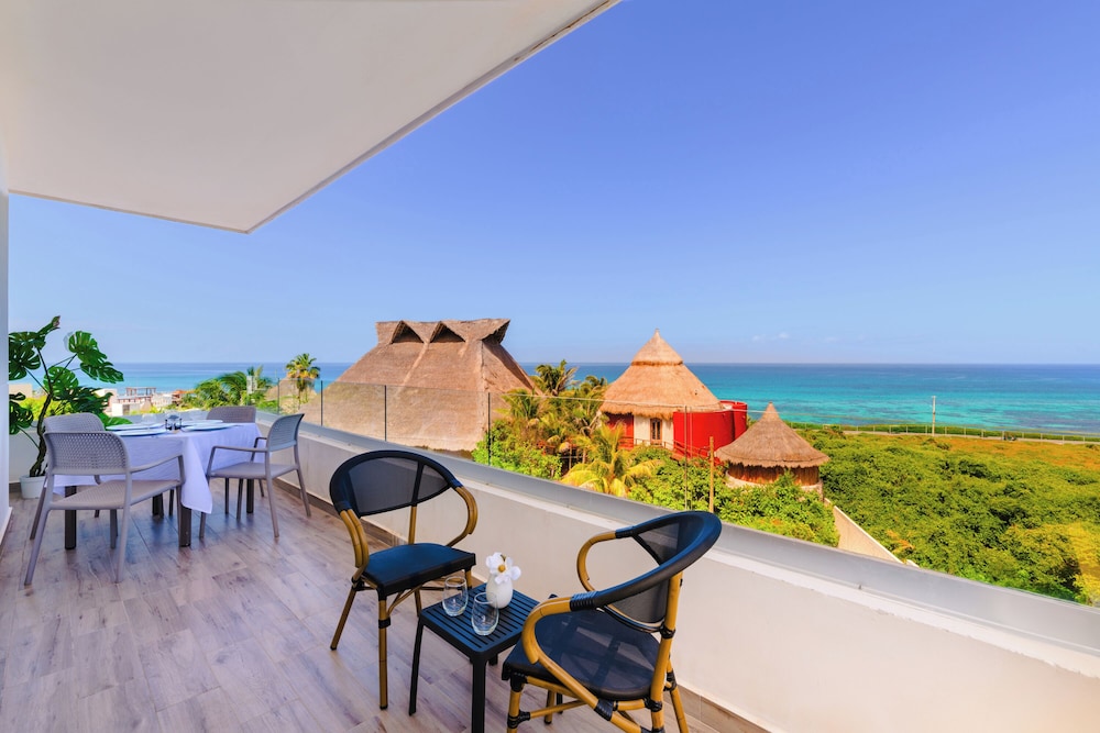 Azulea Isla Mujeres 58/64