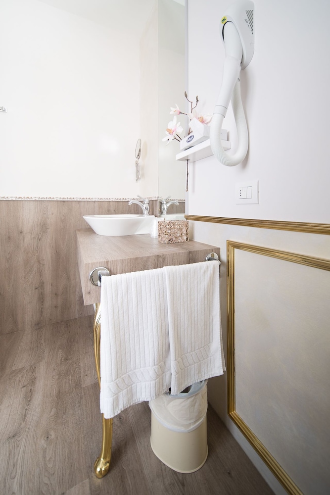 The Regent Boutique Hotel & Spa 37/67