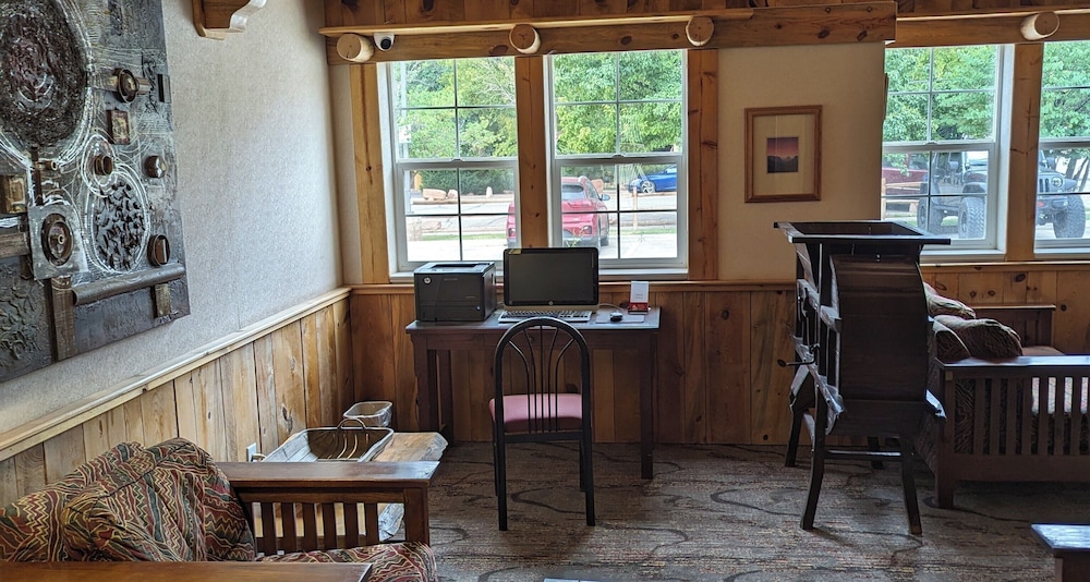 RIVER CANYON LODGE 51/57