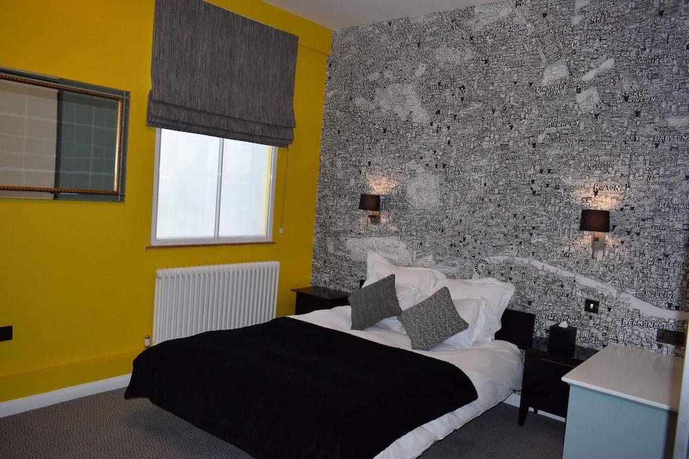 The Fitzrovia Belle Hotel 11/23