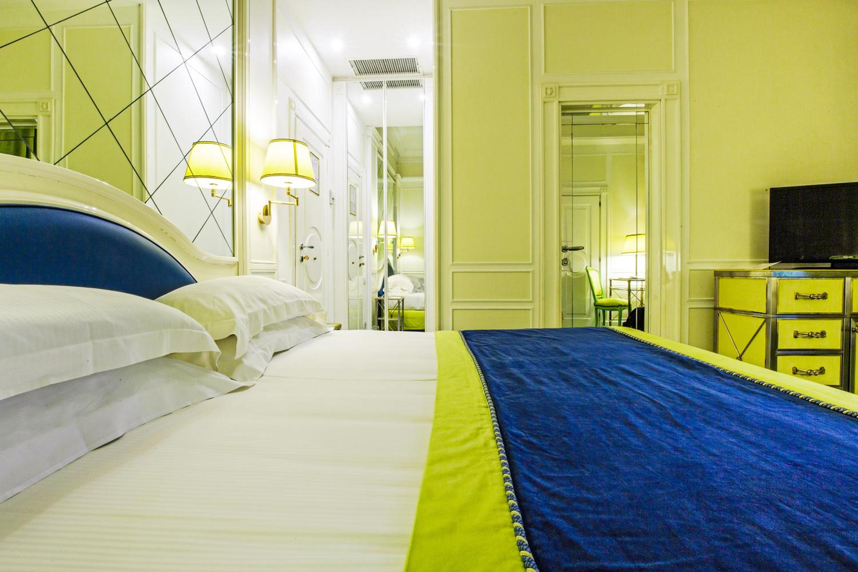 غرفة كلاسيكية بسرير مزدوج أو سريرين منفصلين بإطلالة على المسبح، Grand Hotel Des Bains 10/10