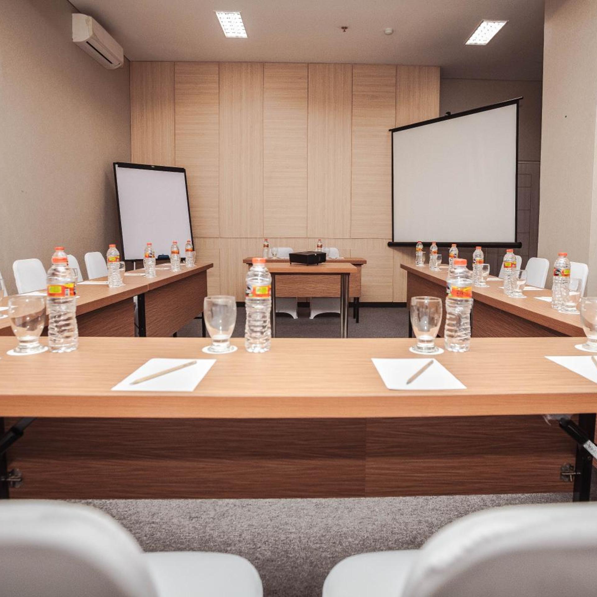 Whiz Prime Hotel Sudirman Makassar 27/35