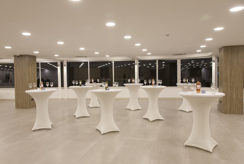 Sato Conference and Spa Hotel 38/50