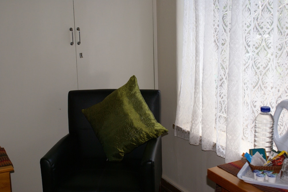 Emerald Guesthouse 34/70