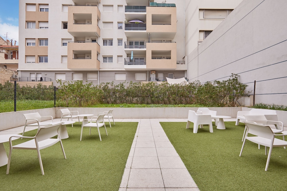 AppartHotel Odalys Le Dome 42/49