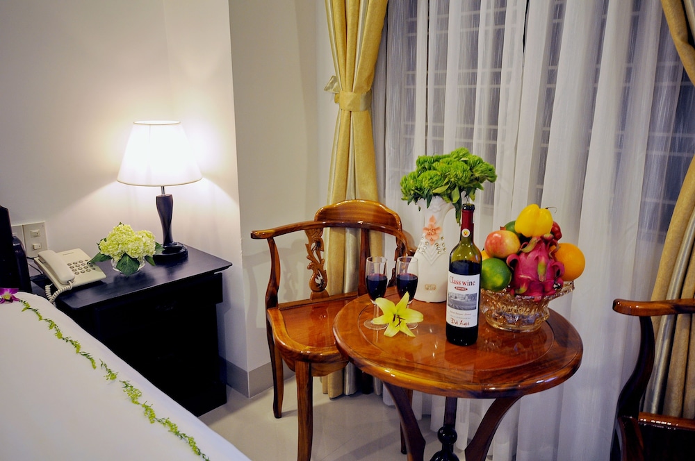 Full House Hotel 56/66