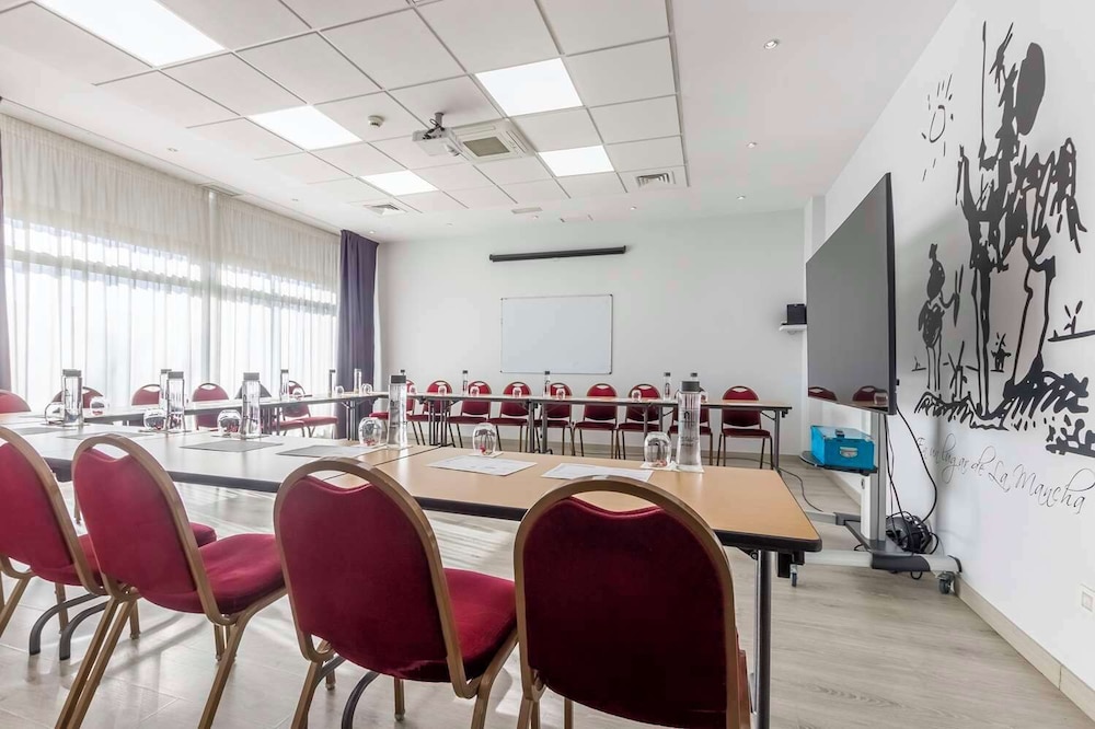 Travelodge Madrid Alcala De Henares 38/50