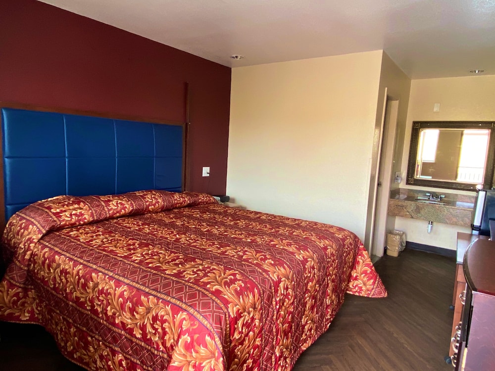 Economy Lodge by Hotel O Texas City 18/42