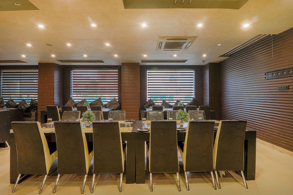 HOTEL GRAND SHIVA 44/50