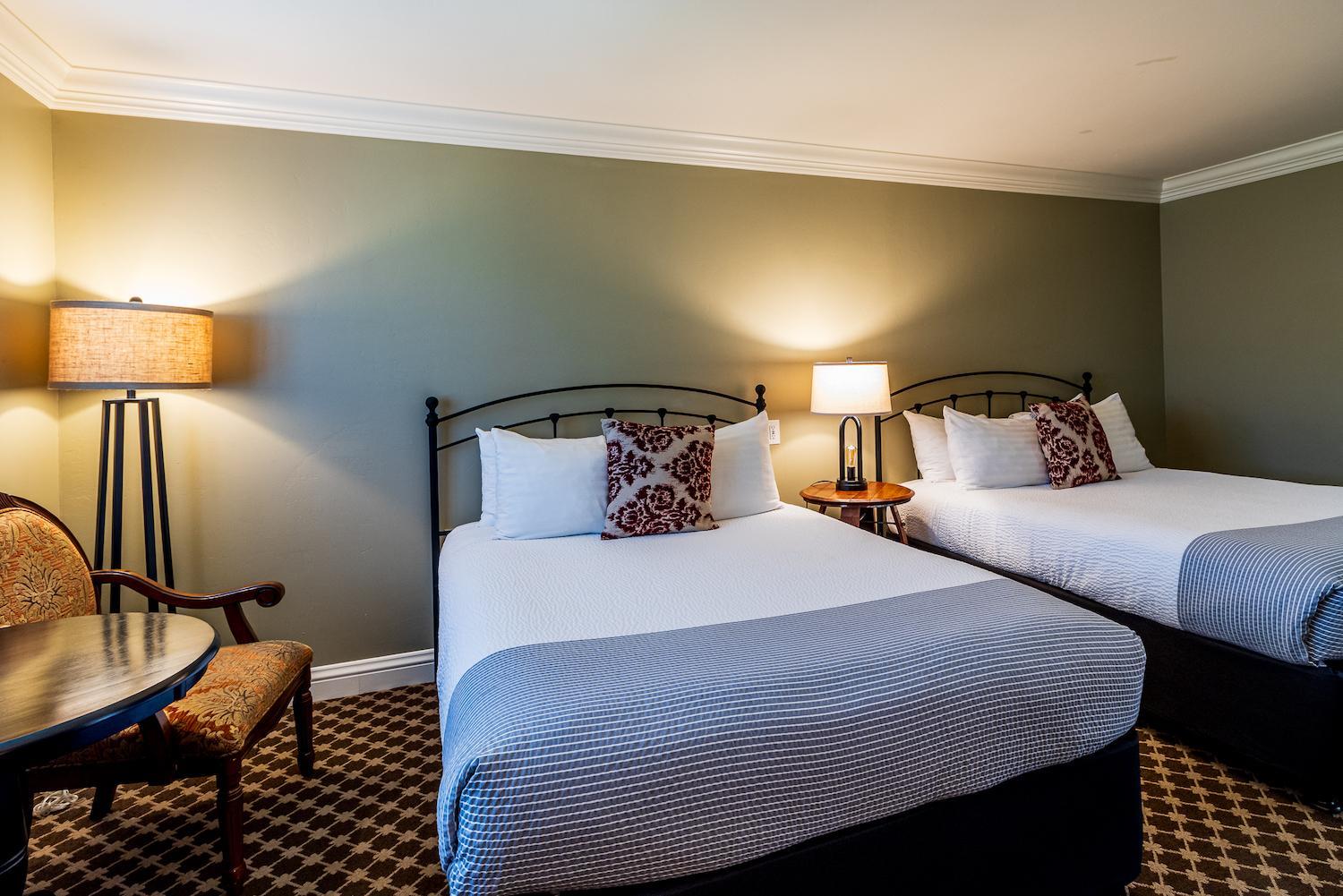 Room, 2 Queen Beds, Forest View