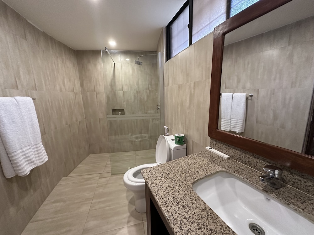 Morogoro Hotel 50/50