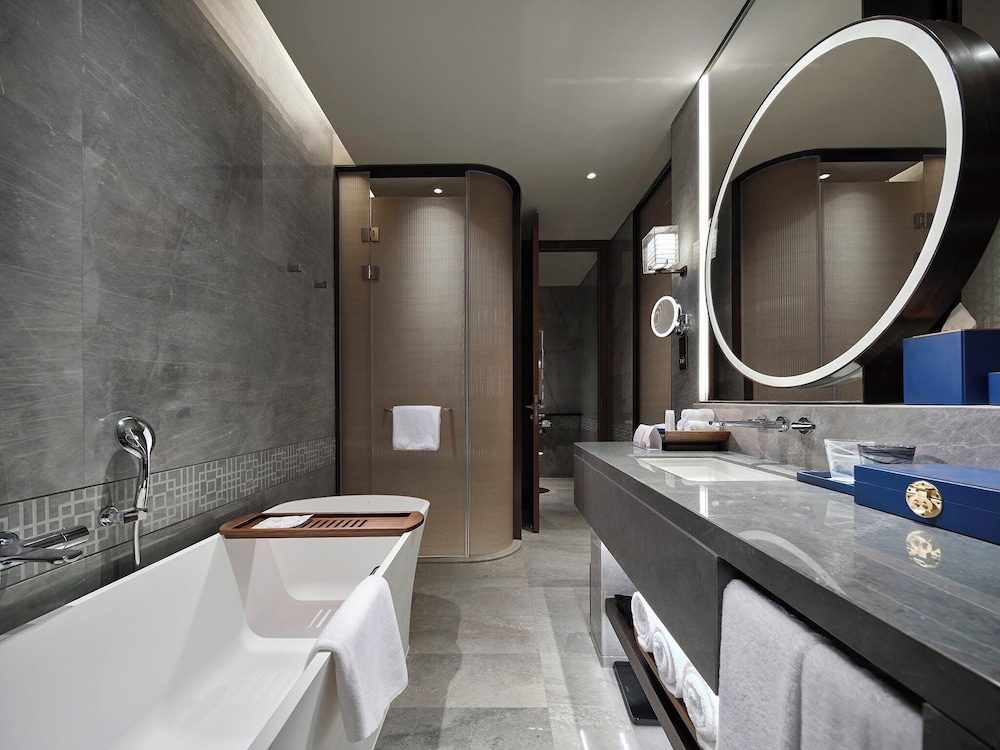 Hualuxe Hotels And Resorts Nanjing Yangtze River 50/50