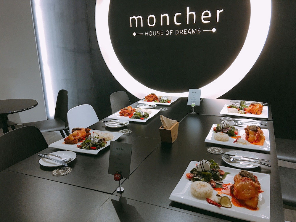 Moncher Guesthouse - Hostel 10/14