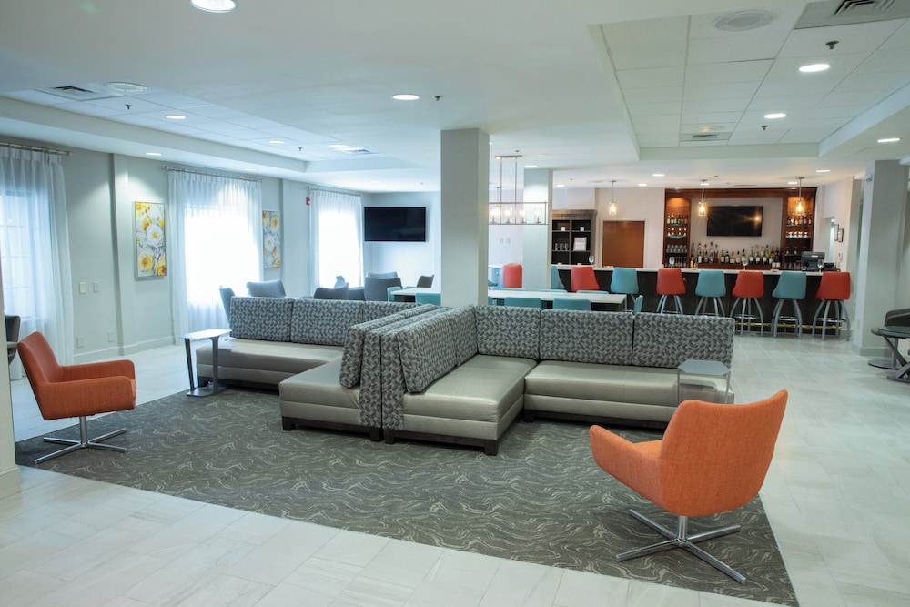 Holiday Inn Hotel And Suites Raleigh Cary I 40 Walnut St 36/68