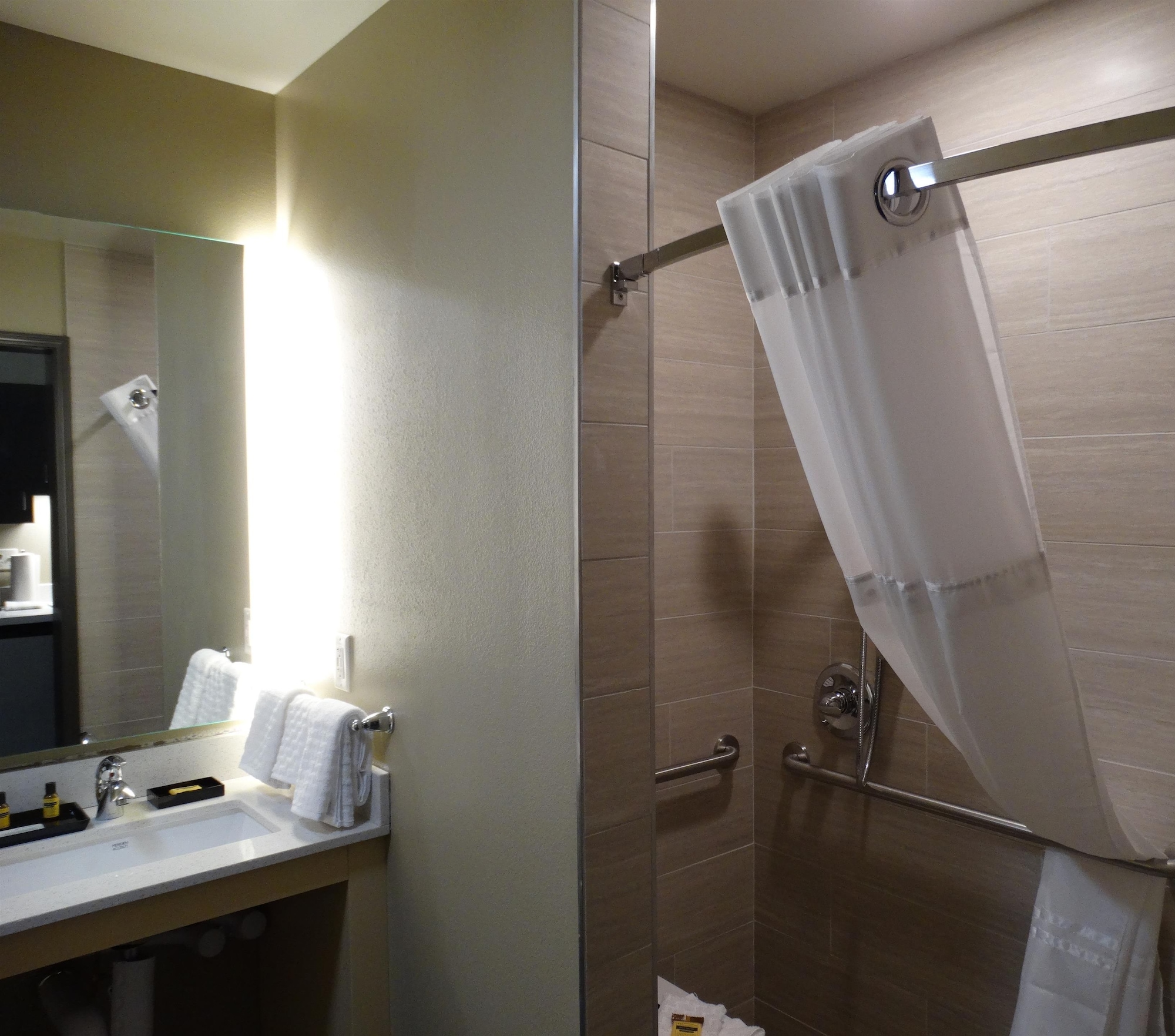 غرفة قياسية بسريرين كوين لذوي الإعاقة، Best Western Plus Executive Residency Fillmore Inn 6/7