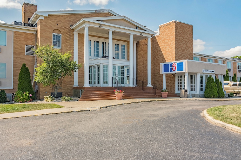 Motel6 Grand Rapids, MI - Northeast 44/49