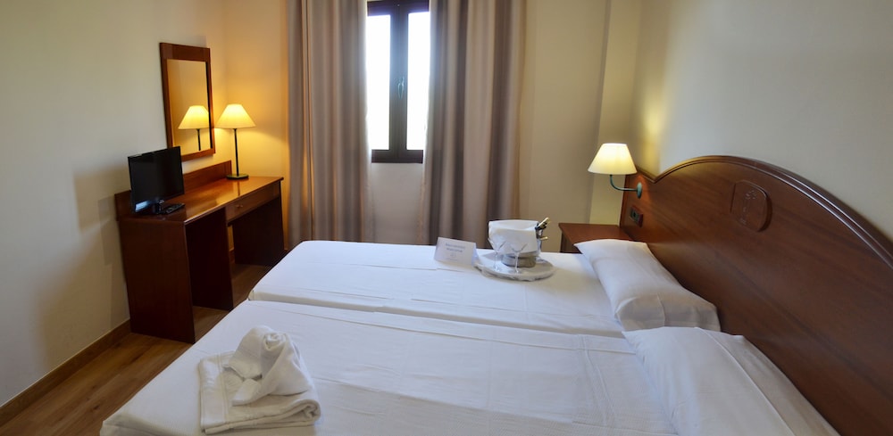 Hotel Reyes Ziries 15/63