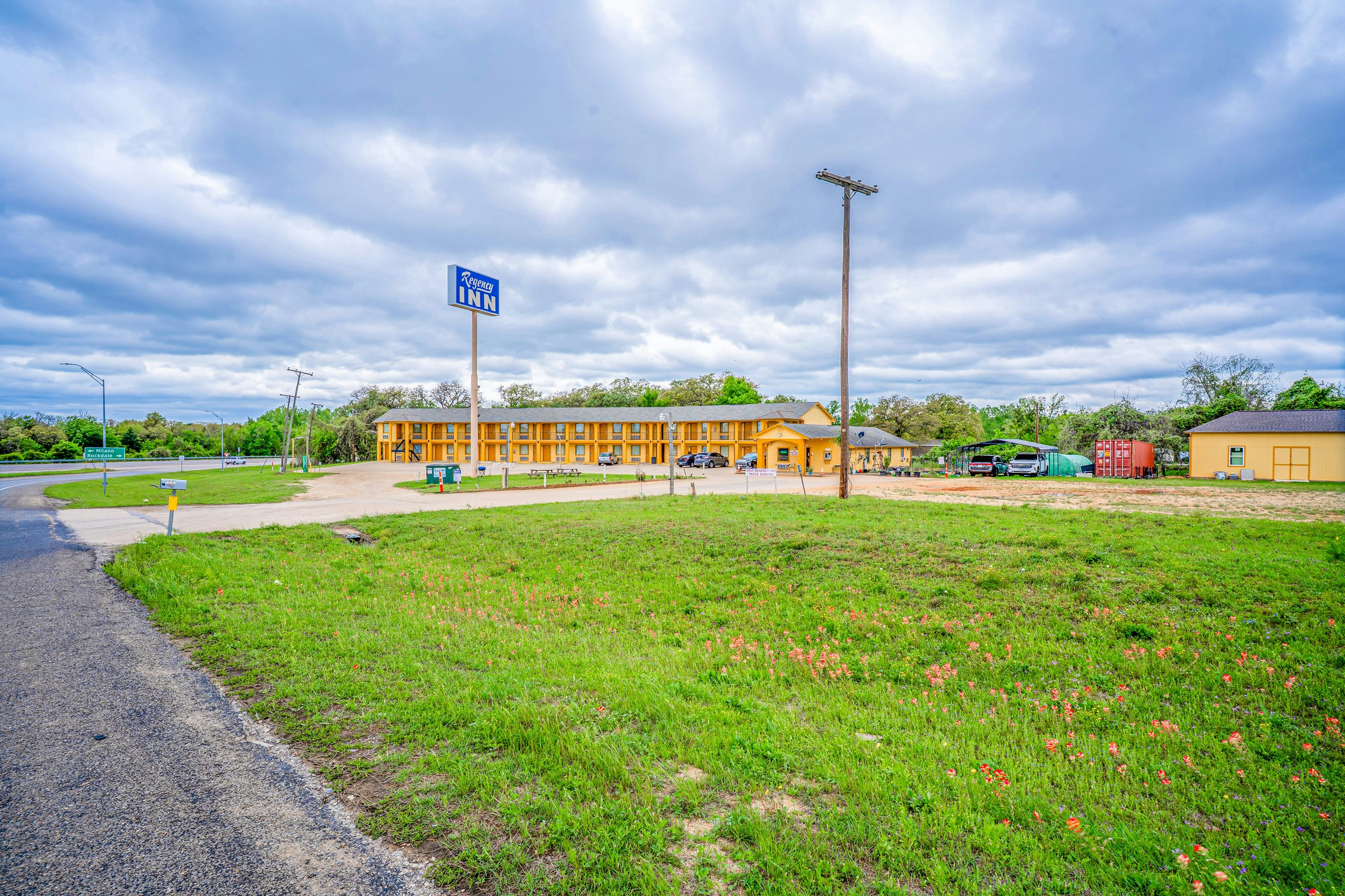 Regency Inn By OYO Rockdale TX 29/31