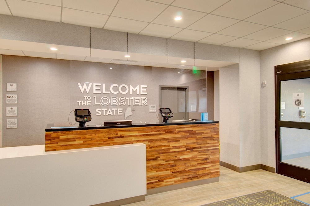 Hampton Inn Suites Portland Me 4/59
