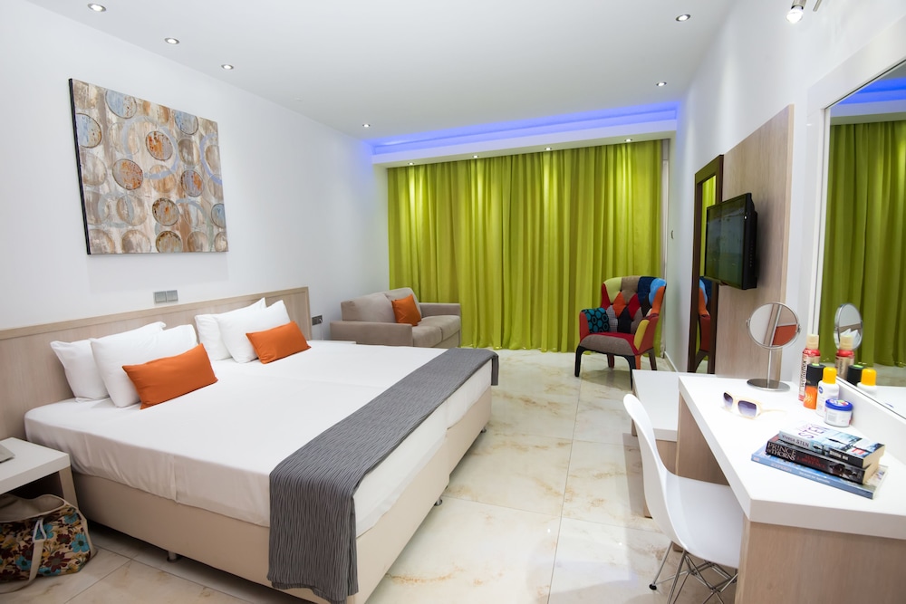 Loutsiana Hotel Apartments 22/63