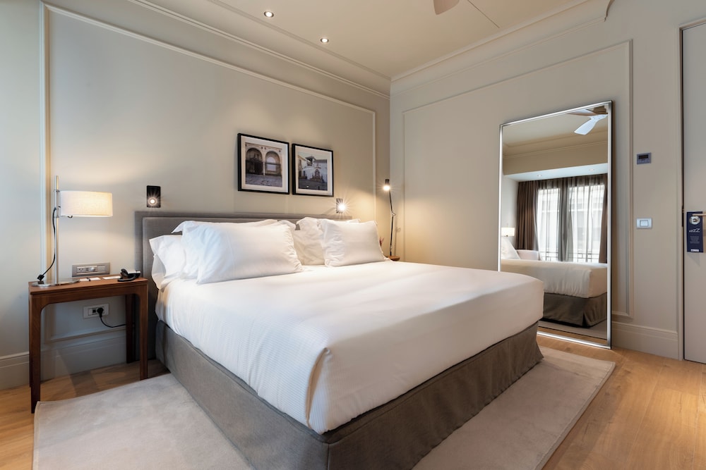 City, Double Bed