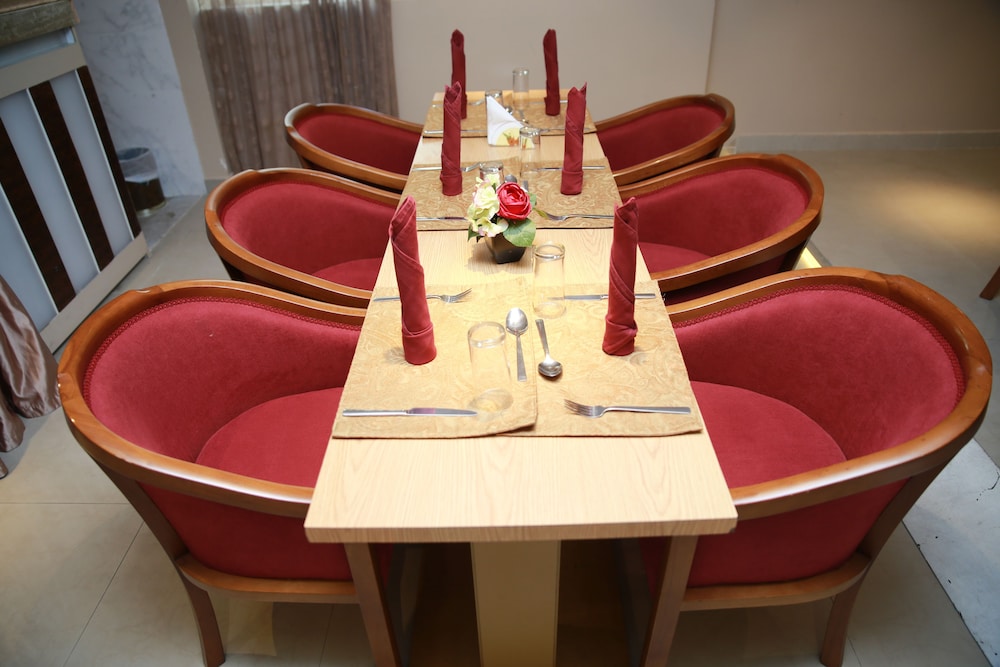 Versailles by Vieras Hotel 37/47