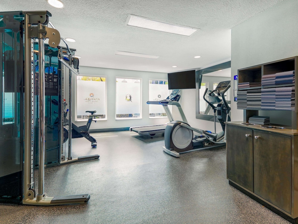 La Quinta Inn & Suites by Wyndham Dallas - Las Colinas 9/20
