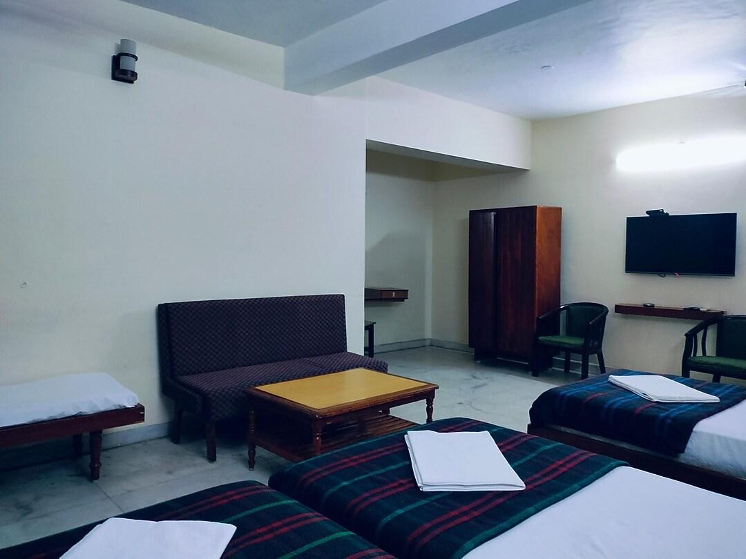 Hotel Ram International 13/14