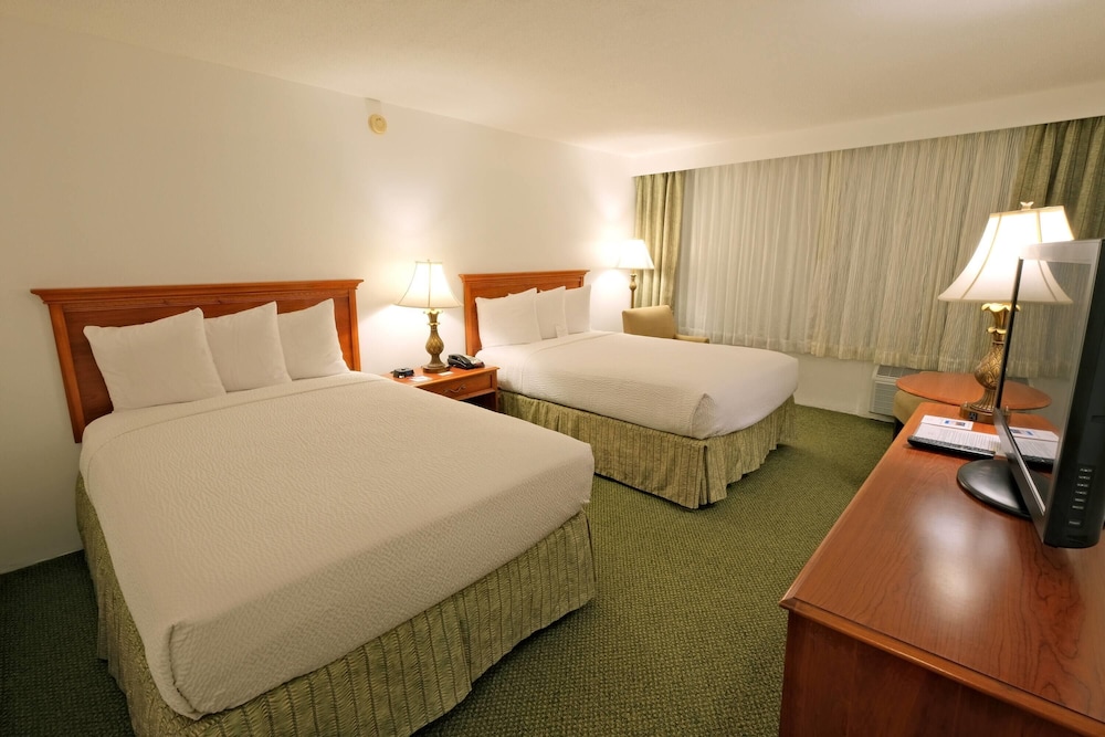 STANDARD, 2 DOUBLE BEDS
