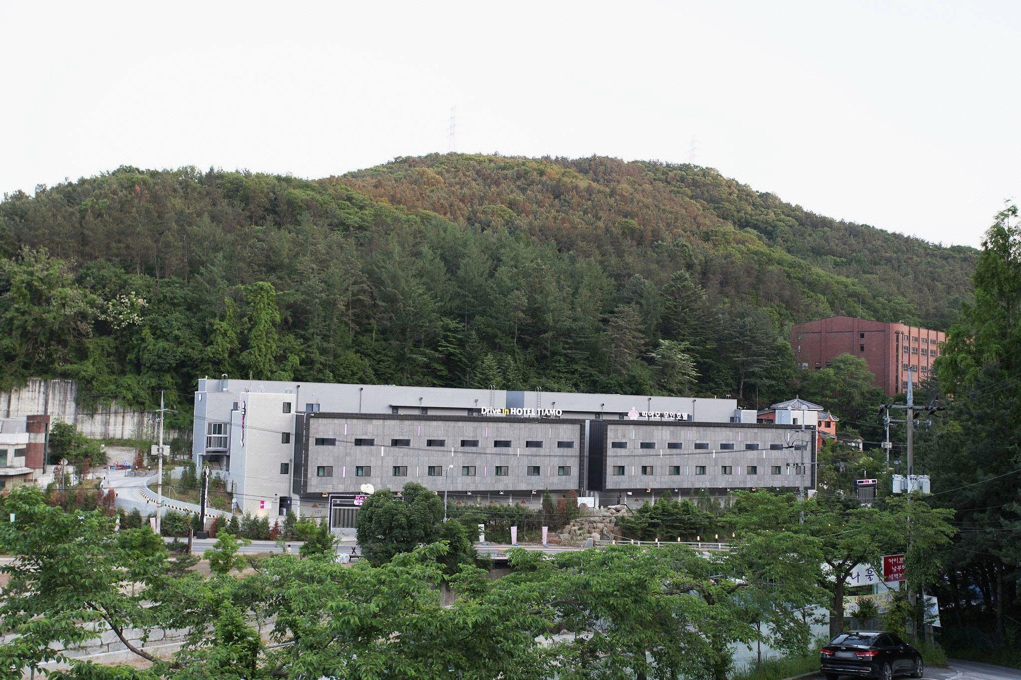 Drive In Hotel Tiamo 6/30