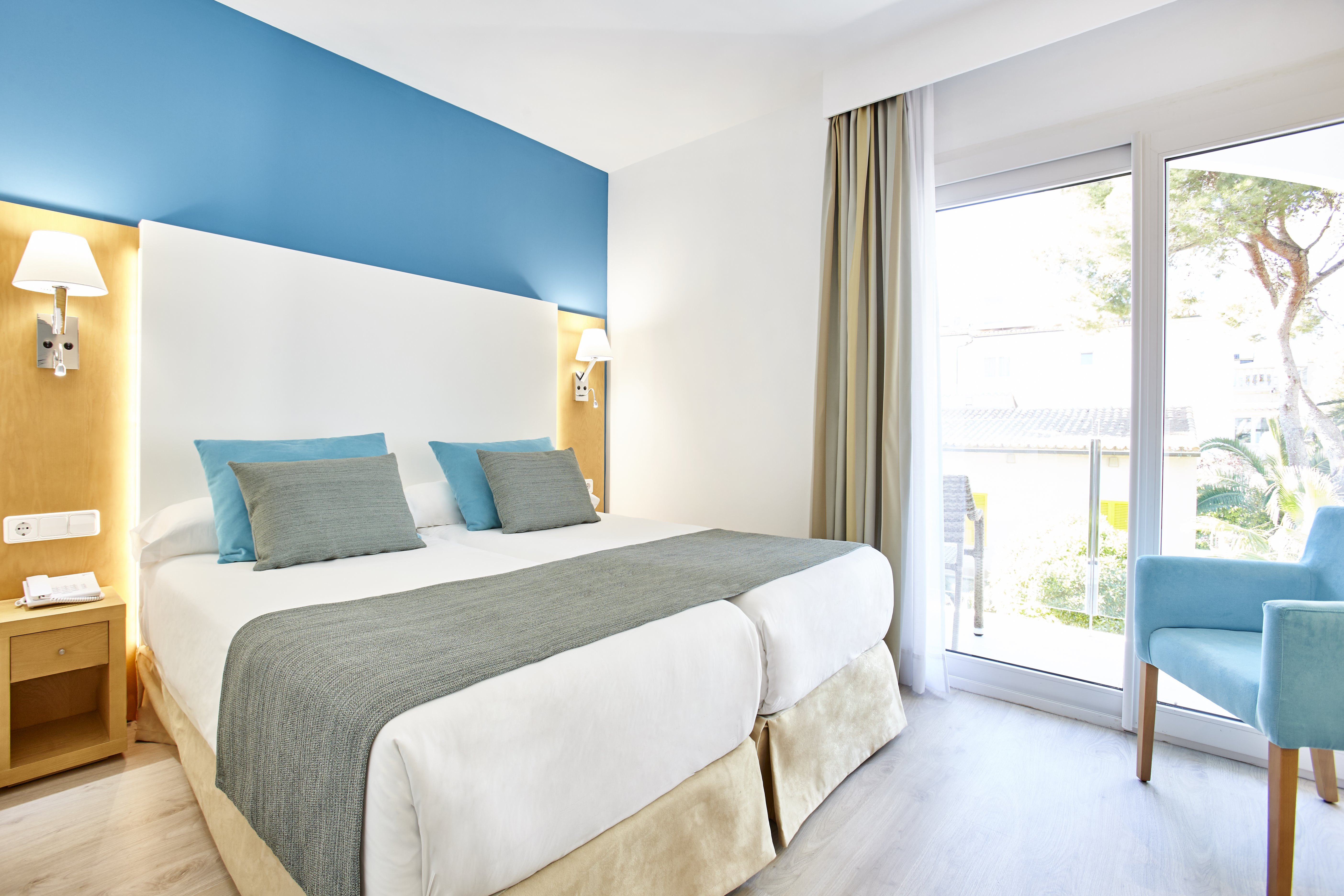 Standard, Double or Twin Bed