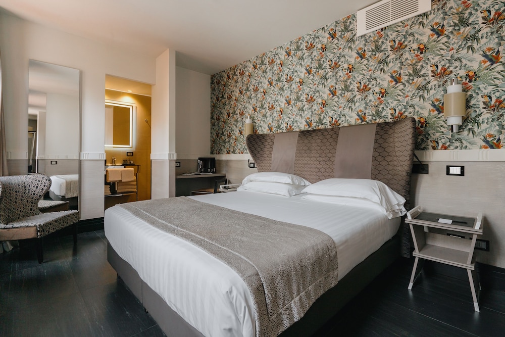EXECUTIVE, SUITE, TERRACE