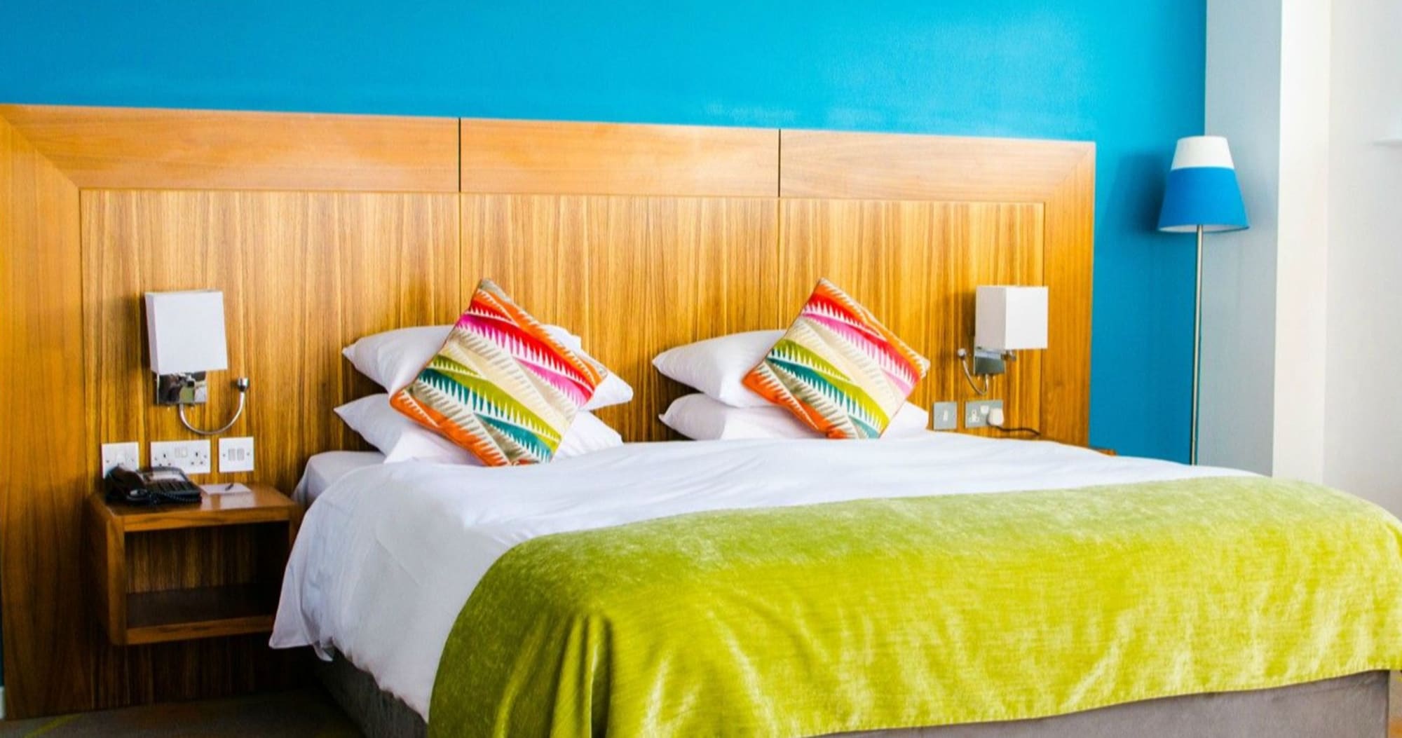 Deluxe, Twin Beds, River View, Balcony 5/7