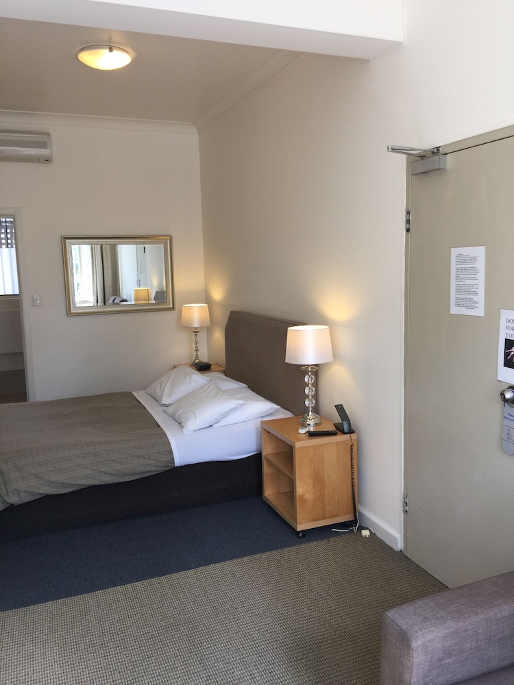 Hotel 59 11/61