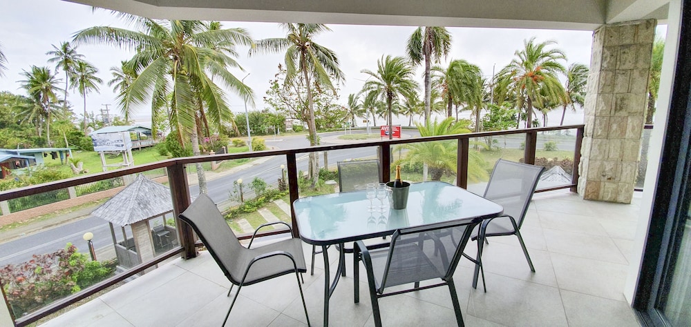 Ramada Suites by Wyndham Seafront Coral Coast 58/60
