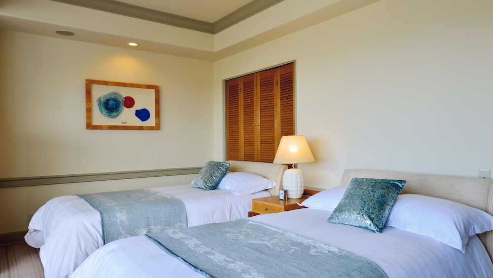 PENTHOUSE SUITE, LOUNGE ACCESS