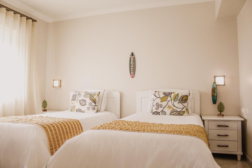 Hotel Neptuno 7/72
