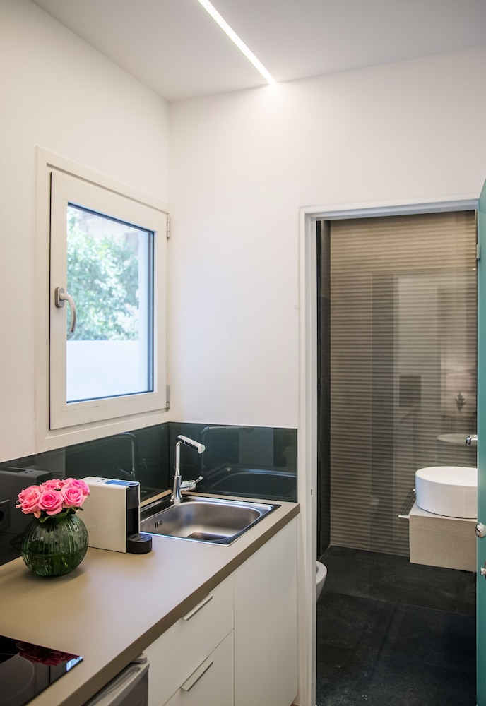 Pinacota Suites Athens 50/50