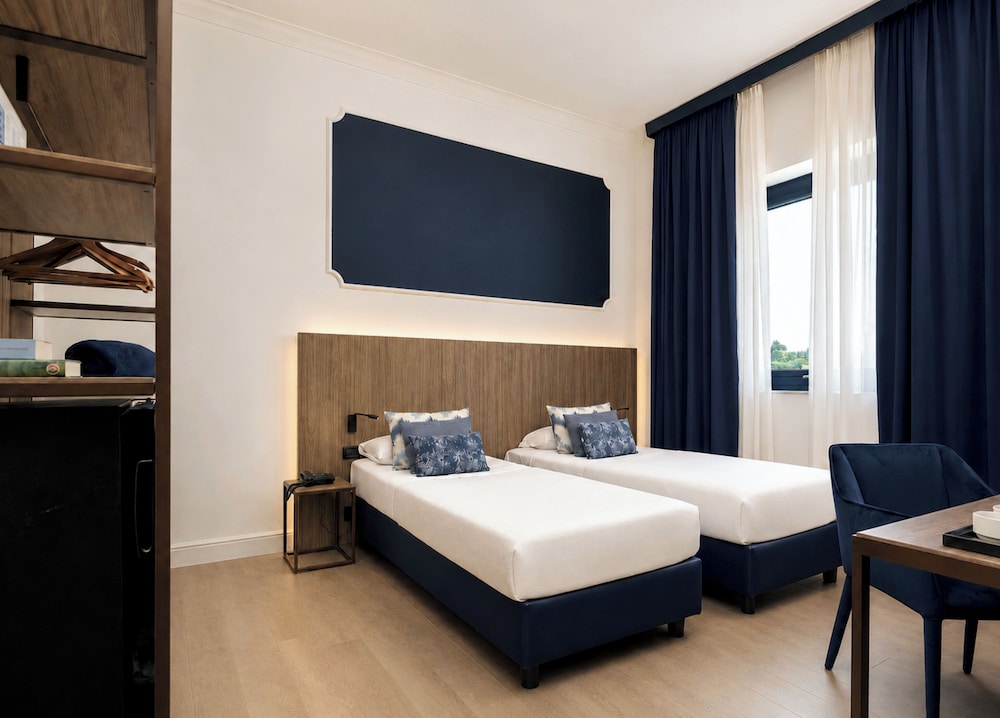Classic, Twin Beds