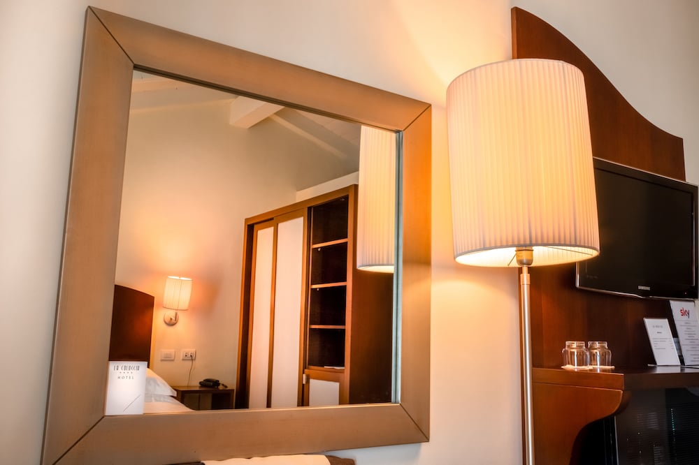 Felix La Coluccia Hotel 34/67