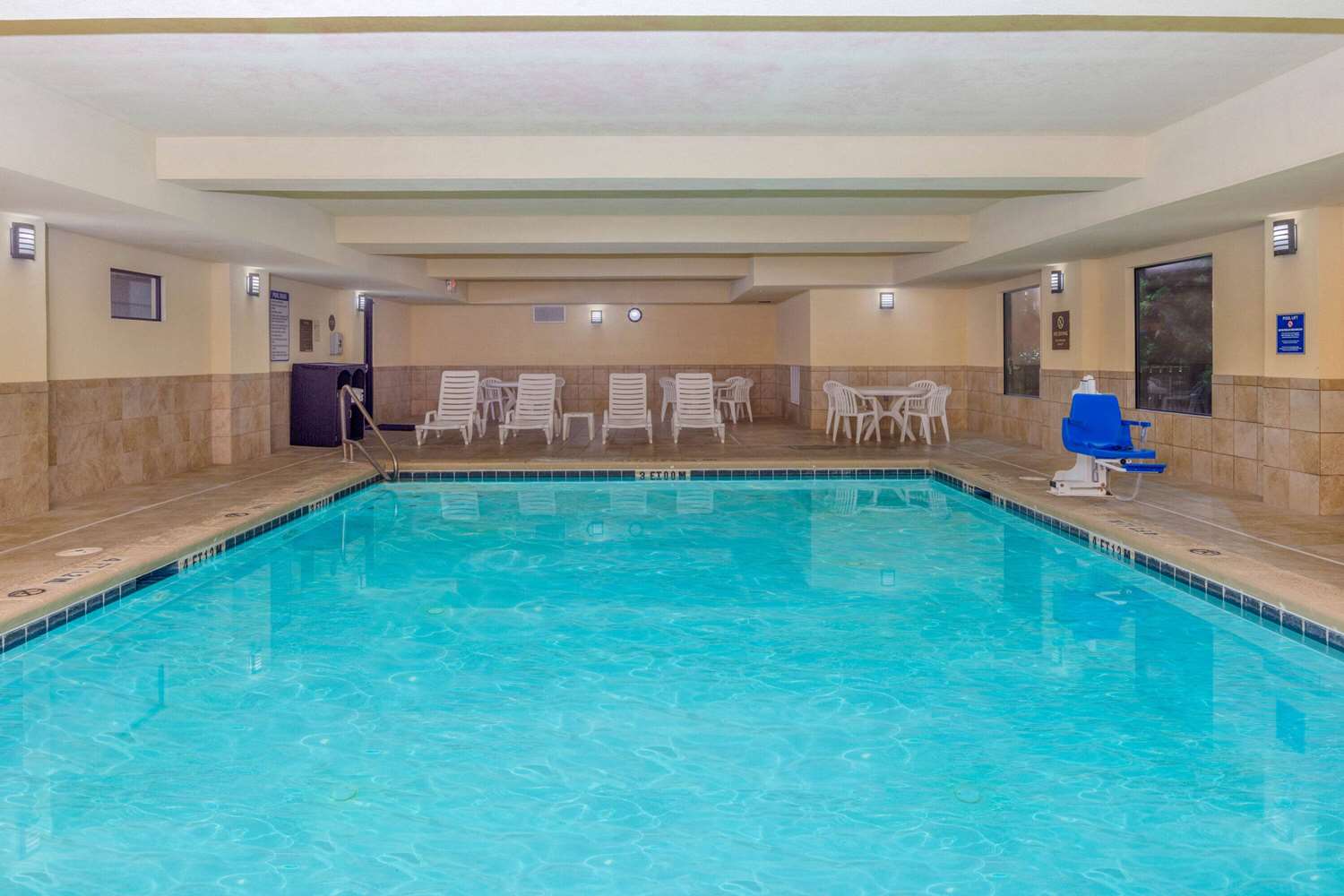 La Quinta Inn Suites Warner Robins 36/62